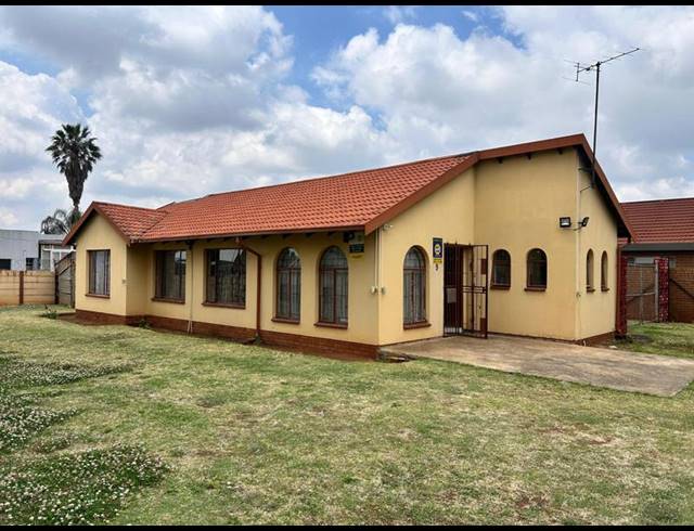 4 BEDROOM HOUSE FOR SALE IN BAKERTON